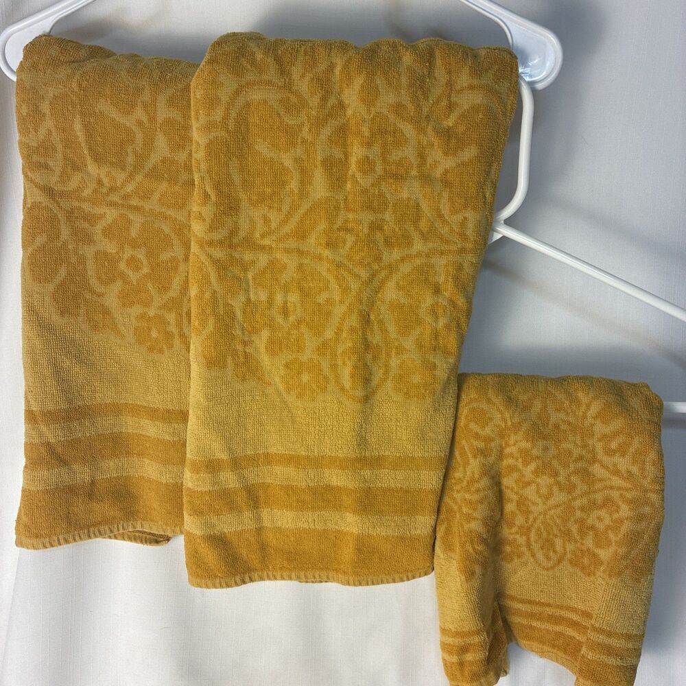 Vintage Fieldcrest Pair Bath Towels Retro Gold 70s two 42x24 and 24x15 USA set 3